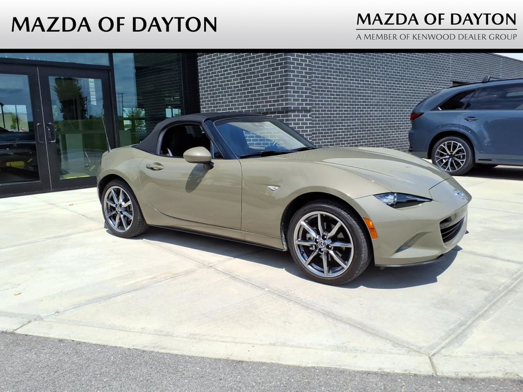 Zircon Sand 2023 Mazda MX-5 Miata Convertible Rear-Wheel Drive 6-Speed Manual