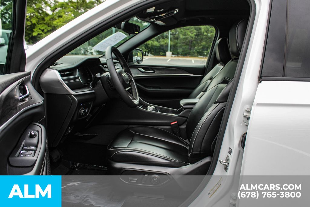 Used 2024 White Jeep 4xe image 17