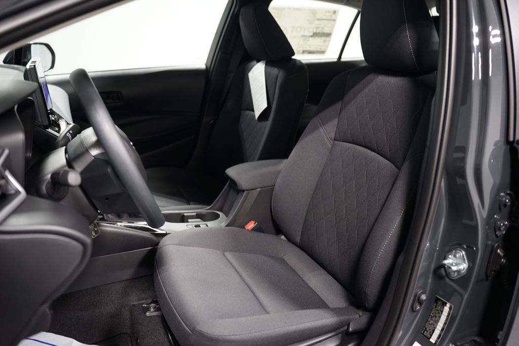 2025 Toyota Corolla LE 24