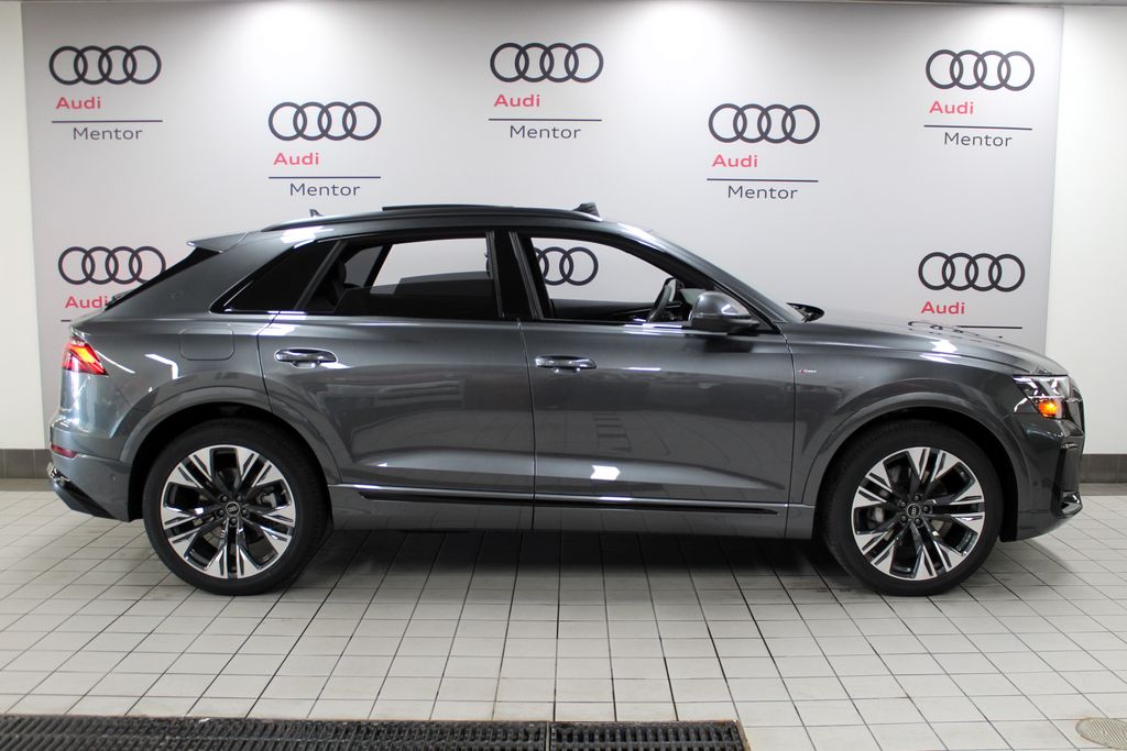 2025 Audi Q8  7