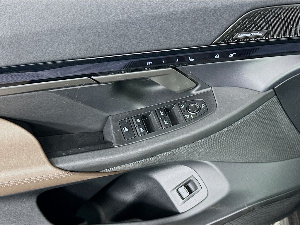 Thumbnail: 2025 BMW i5 - 20