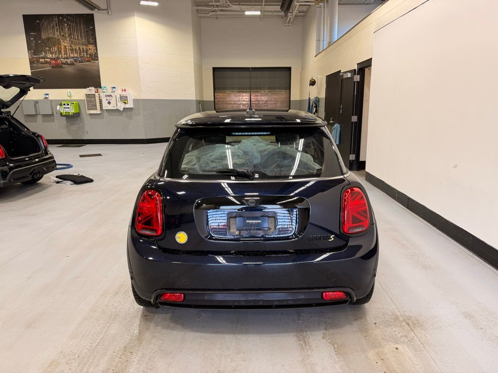 Thumbnail: 2023 MINI Cooper Hardtop - 4