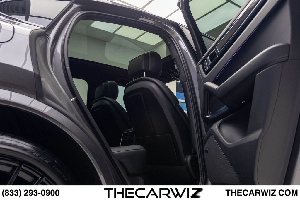 2023 Porsche Cayenne Coup Turbo - Photo 96