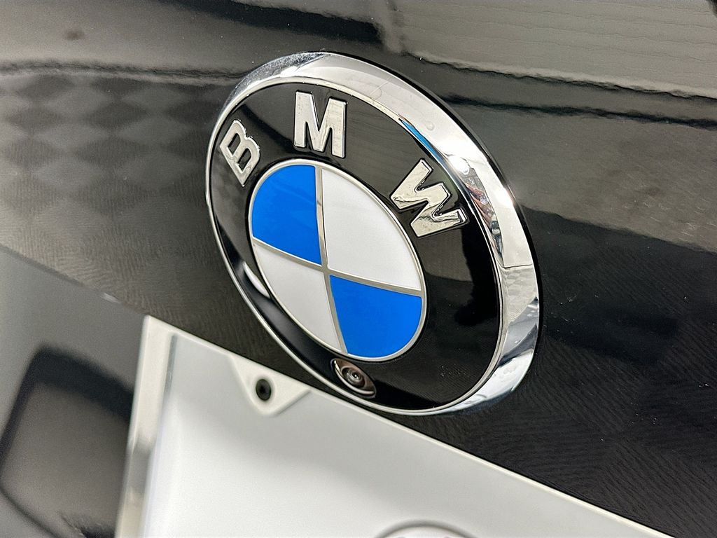 Thumbnail: 2026 BMW i4 - 22