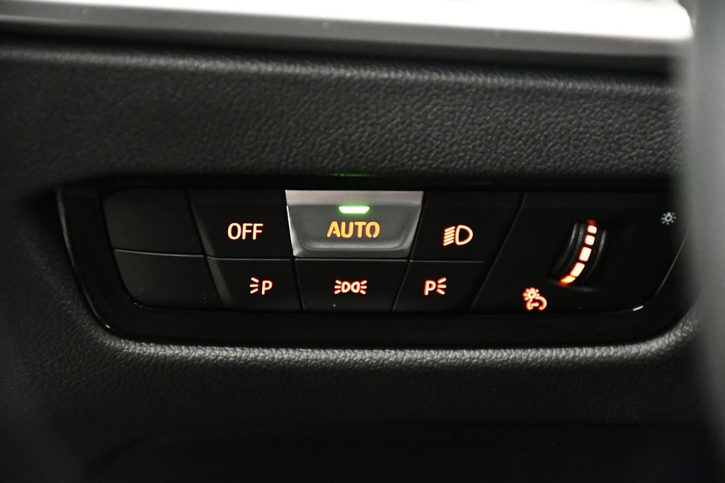 Thumbnail: 2025 BMW M3 - 19