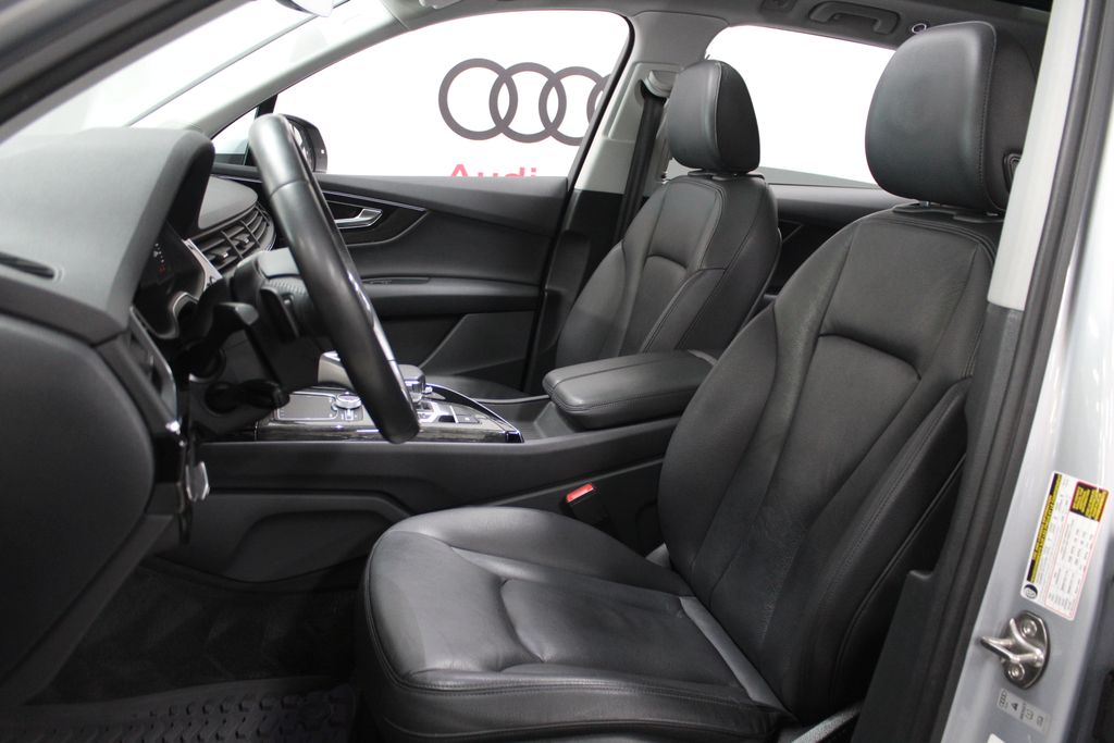 Thumbnail: 2019 Audi Q7 - 11