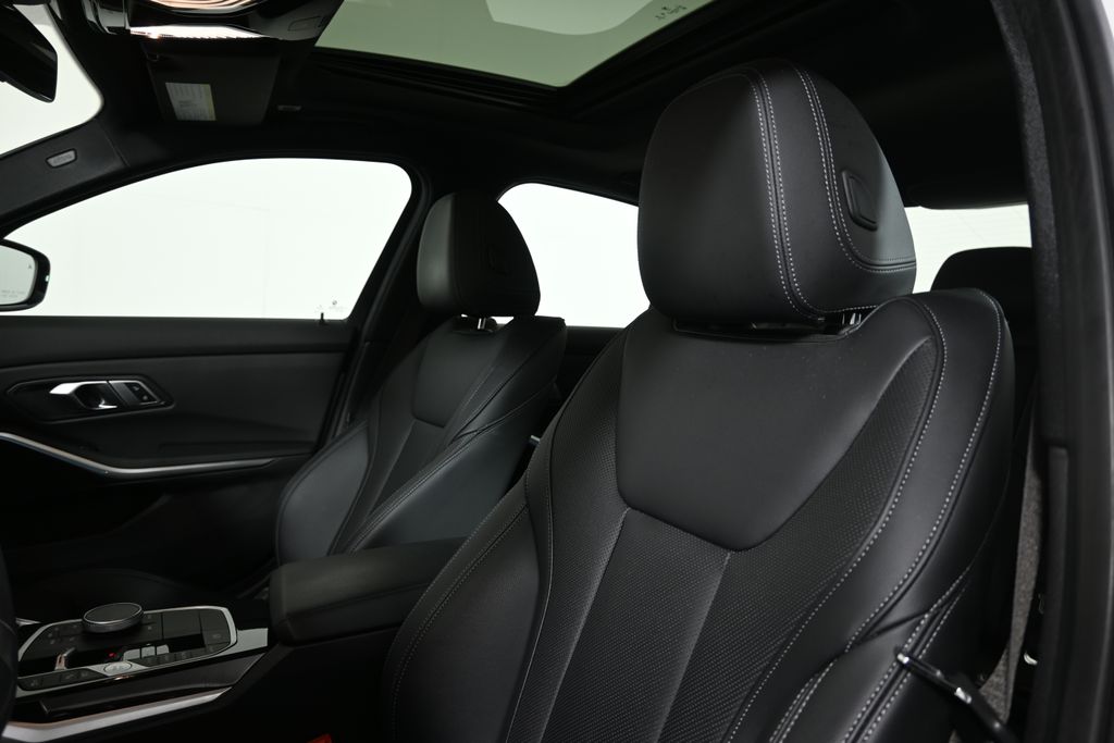 Thumbnail: 2023 BMW 3 Series - 17