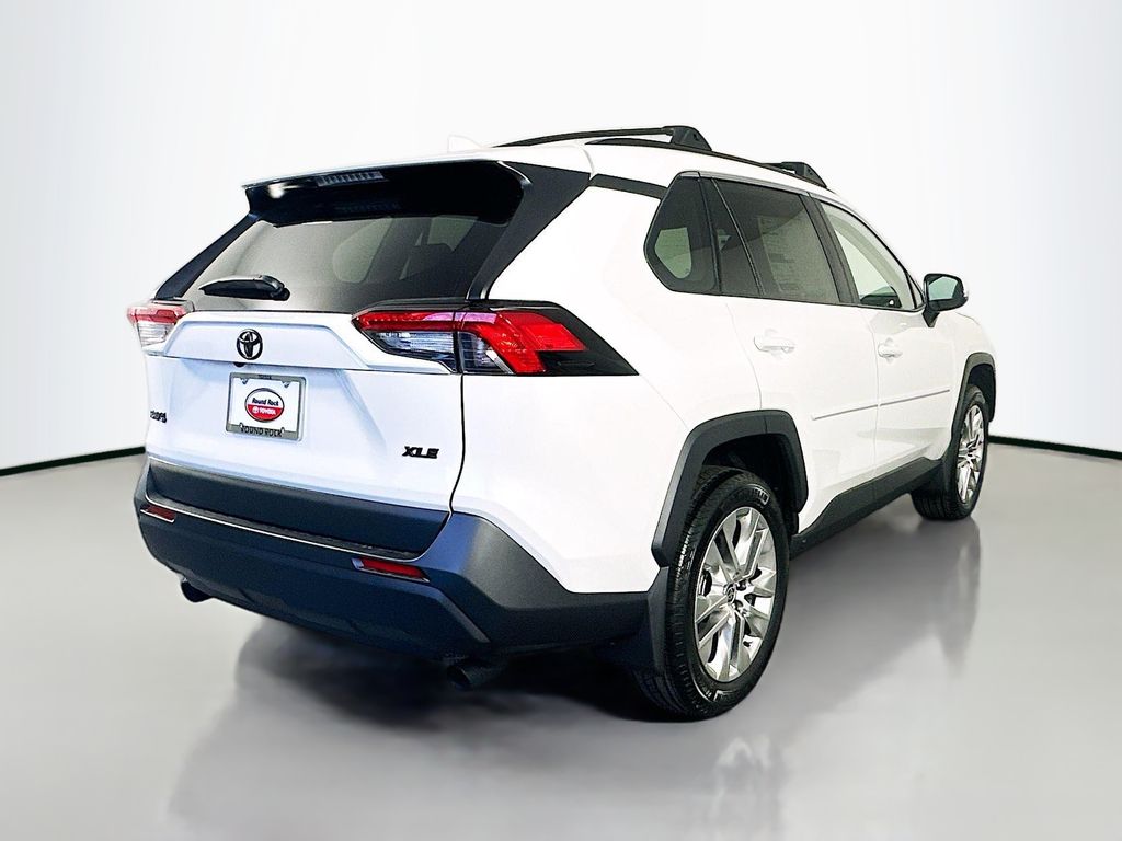 2025 Toyota RAV4 XLE Premium 5