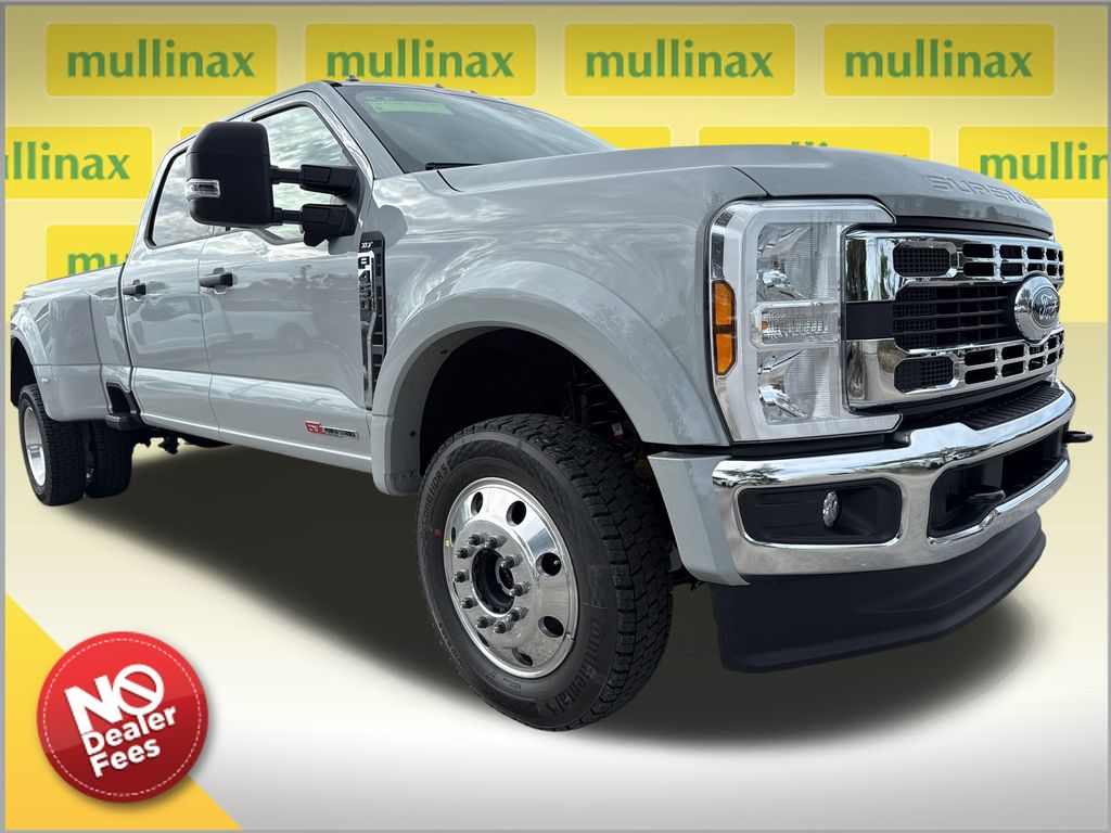 2026 Ford F-450 Super Duty XLT's photo