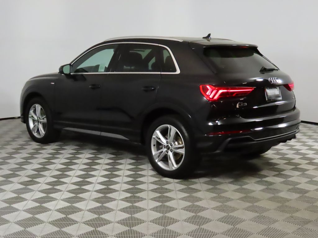 Thumbnail: 2023 Audi Q3 - 3