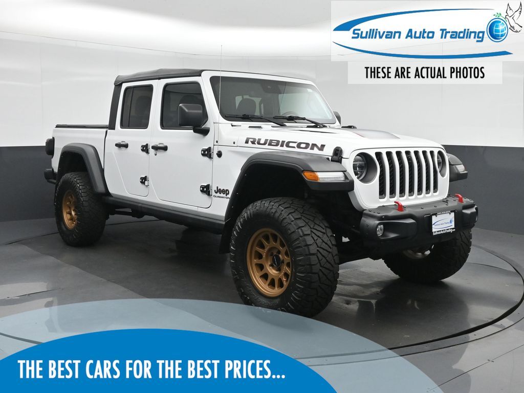 Bright White Clearcoat 2022 Jeep Gladiator Pickup Truck Four-Wheel Drive 6-Speed Manual
