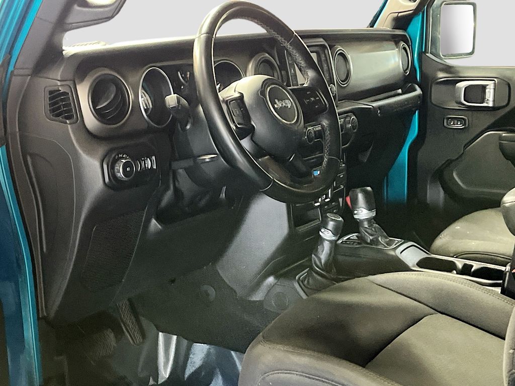 Used 2020 Bikini Pearlcoat Jeep Unlimited Sport S image 9