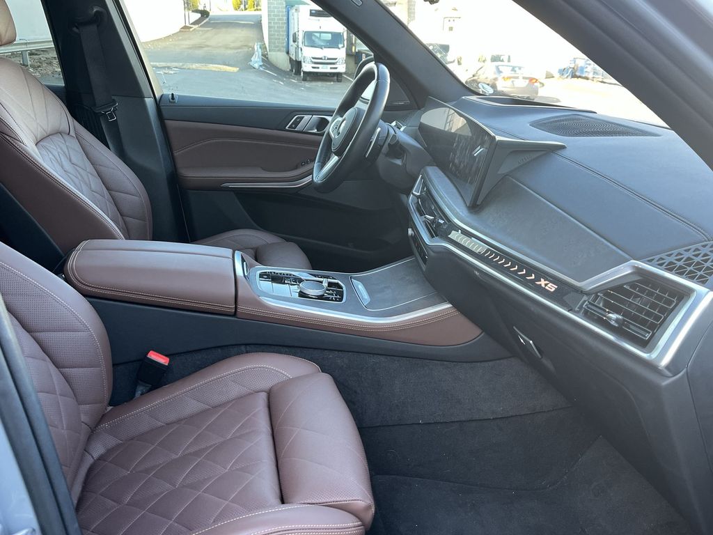 Thumbnail: 2024 BMW X5 - 24