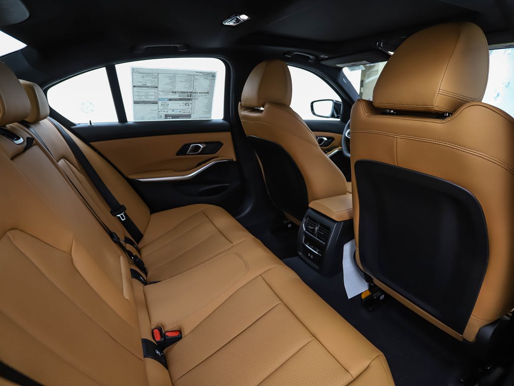 Thumbnail: 2026 BMW 3 Series - 26