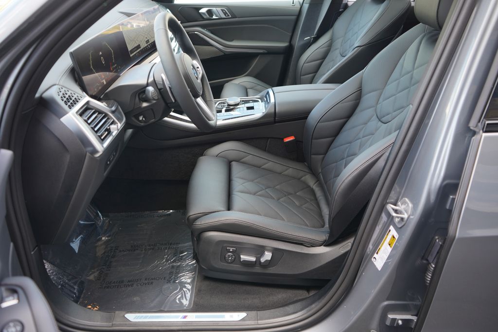 Thumbnail: 2026 BMW X5 - 10