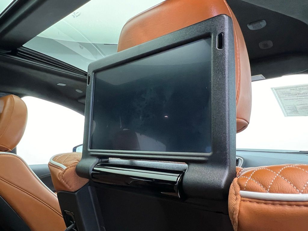 Thumbnail: 2024 Chrysler Pacifica - 10