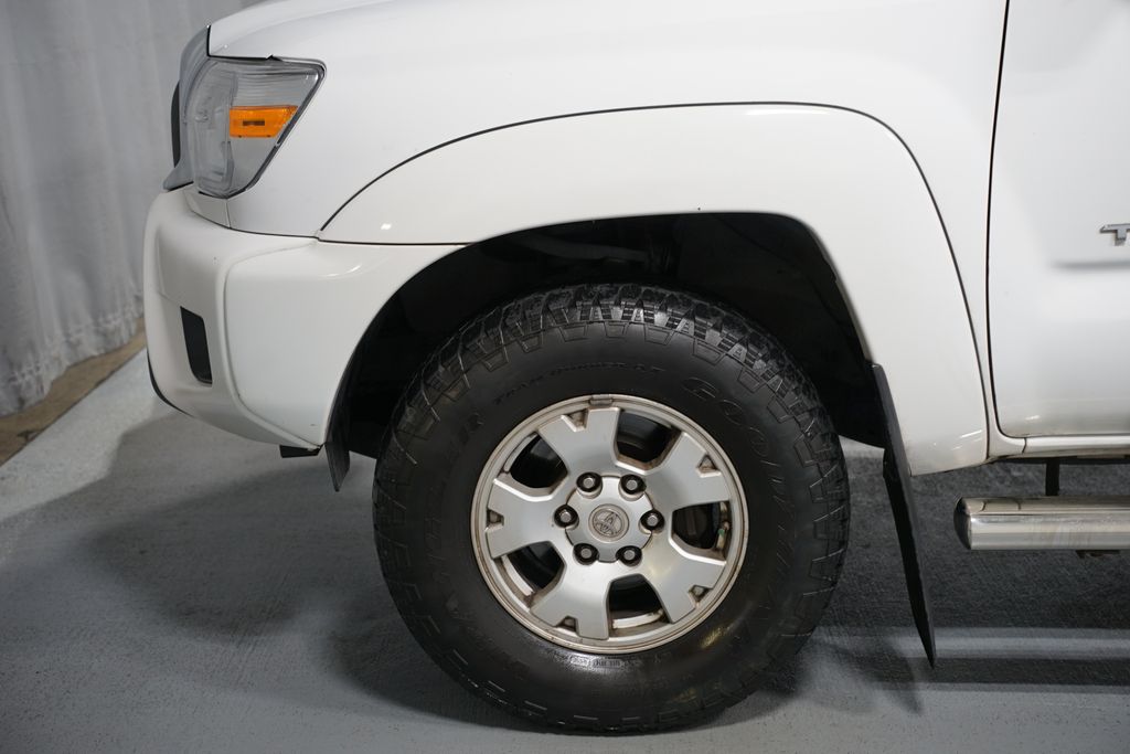 Thumbnail: 2013 Toyota Tacoma - 5