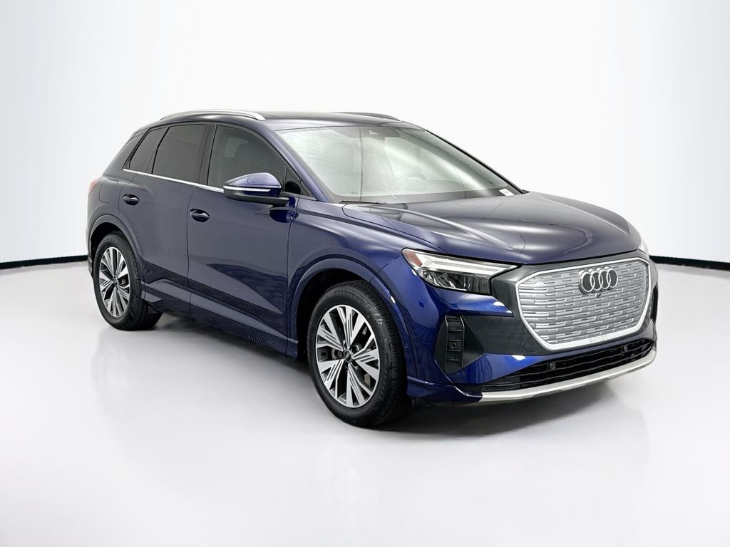 Thumbnail: 2023 Audi Q4 e-tron - 3