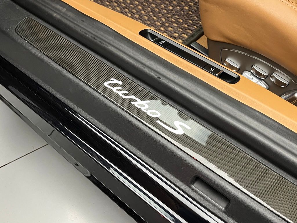 Thumbnail: 2015 Porsche 911 - 30