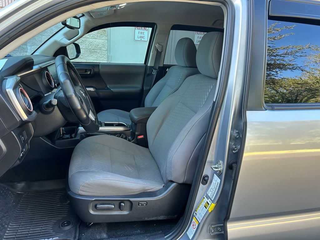 Thumbnail: 2020 Toyota Tacoma - 14