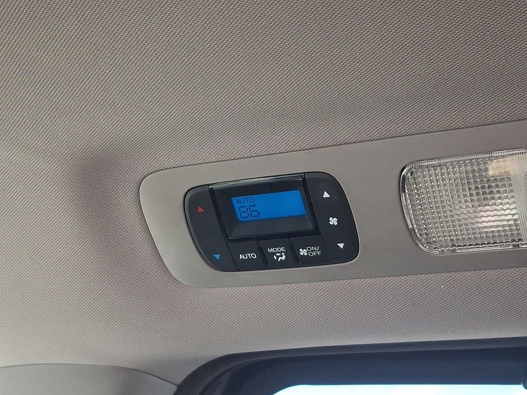 Thumbnail: 2012 Honda Odyssey - 12