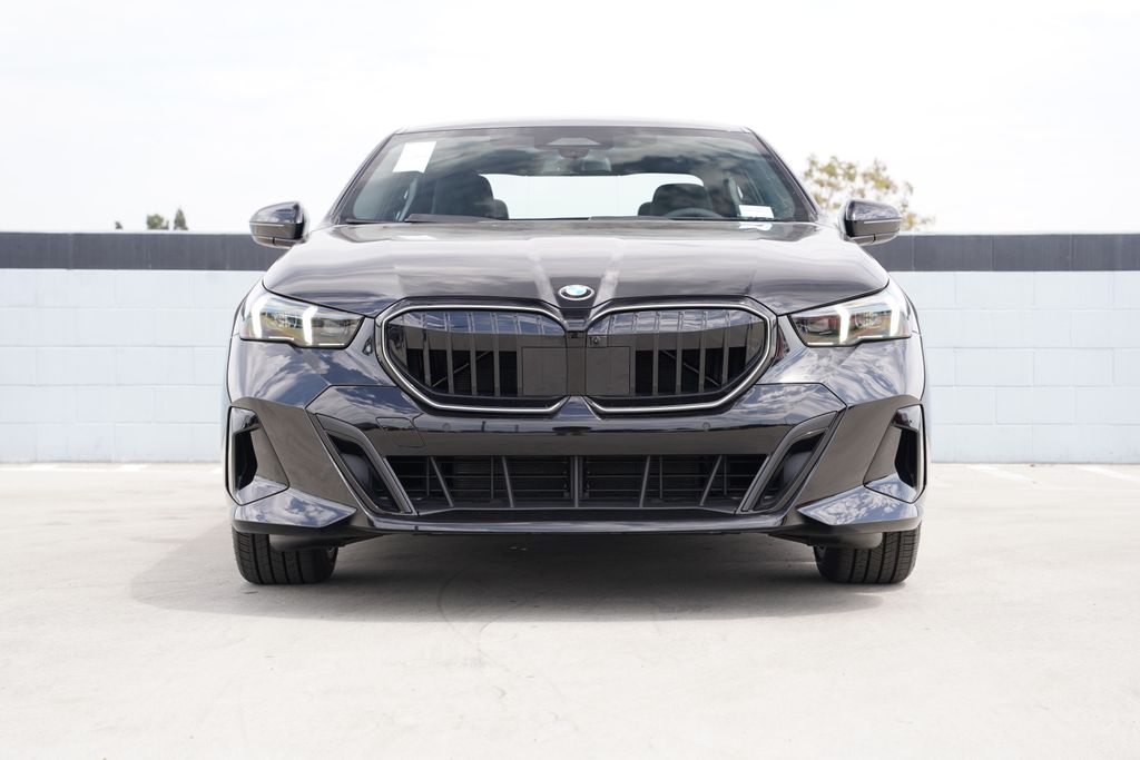 Thumbnail: 2027 BMW 5 Series - 2