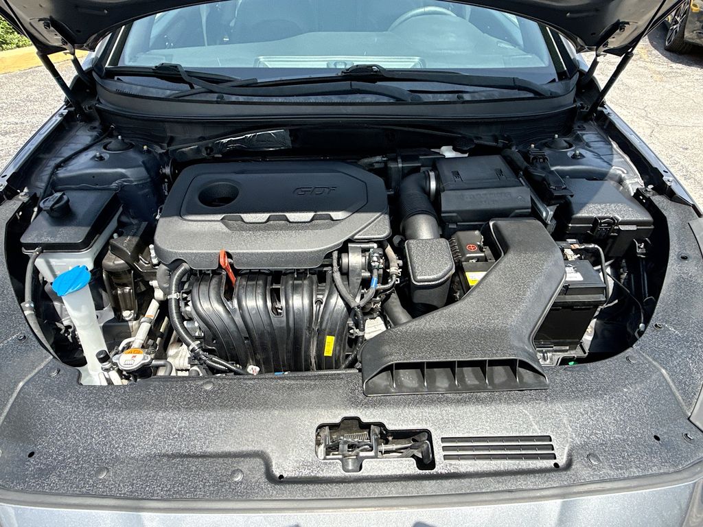 Used 2018 Gray Hyundai Sport+ image 32