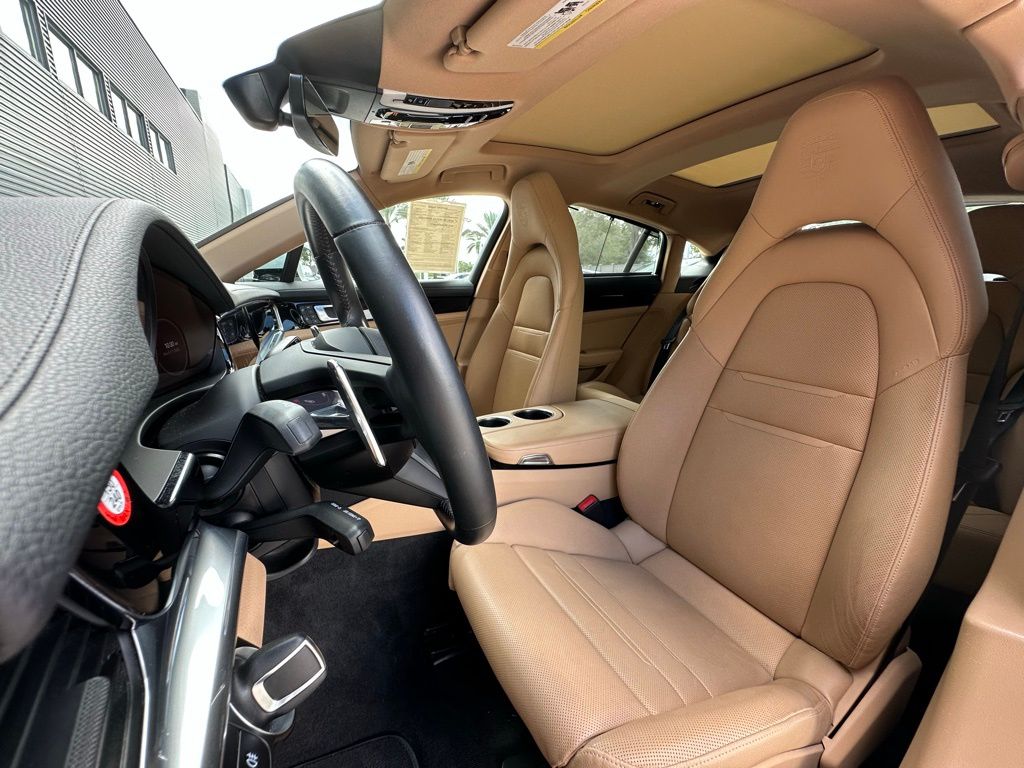 Thumbnail: 2023 Porsche Panamera - 5
