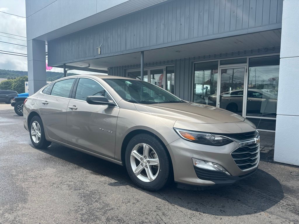 Mineral Gray Metallic 2023 Chevrolet Malibu Sedan Front-Wheel Drive Continuously Variable Transmission