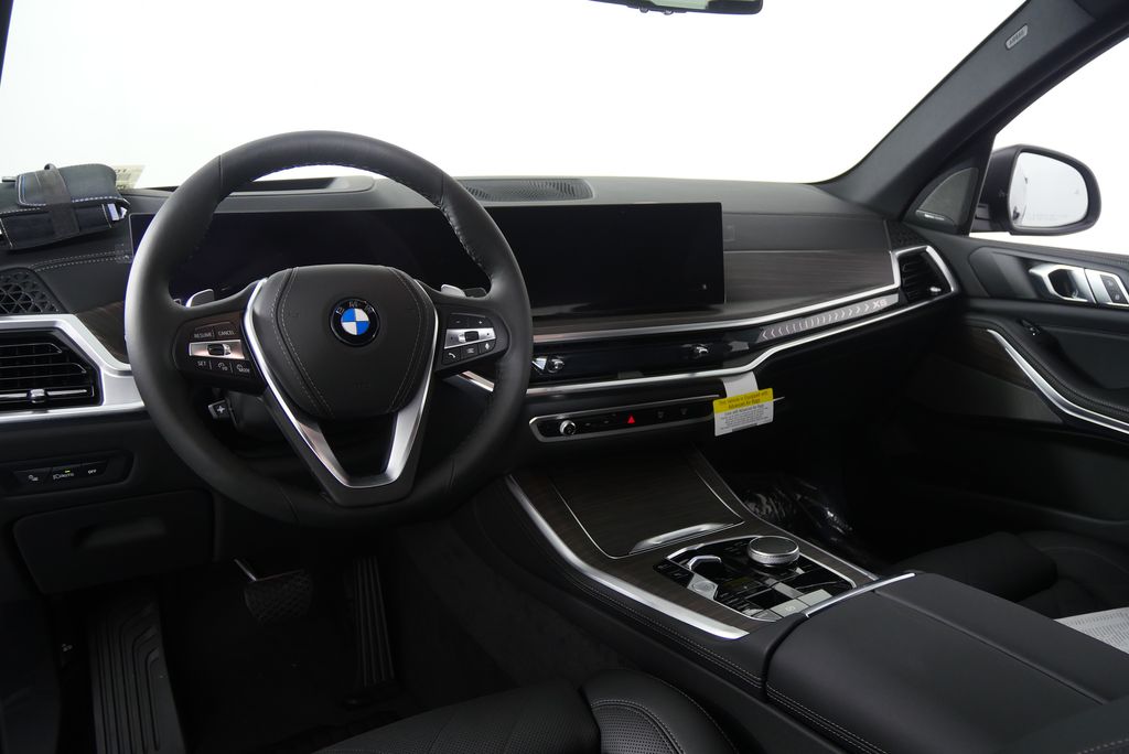 Thumbnail: 2026 BMW X5 - 17