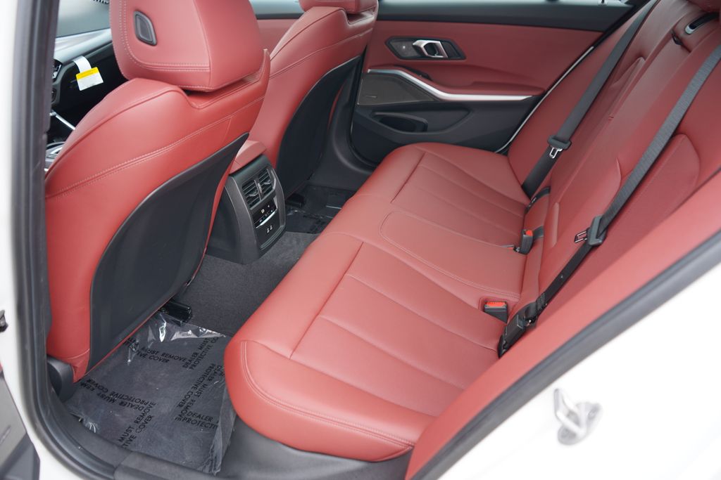 Thumbnail: 2026 BMW 3 Series - 19