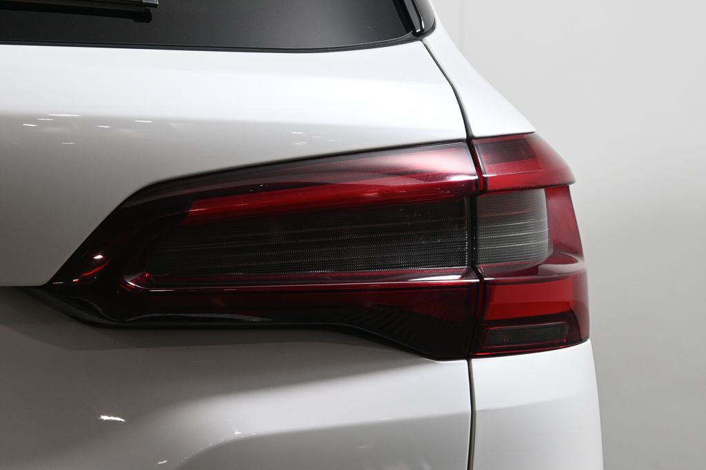 Thumbnail: 2023 BMW X5 - 13