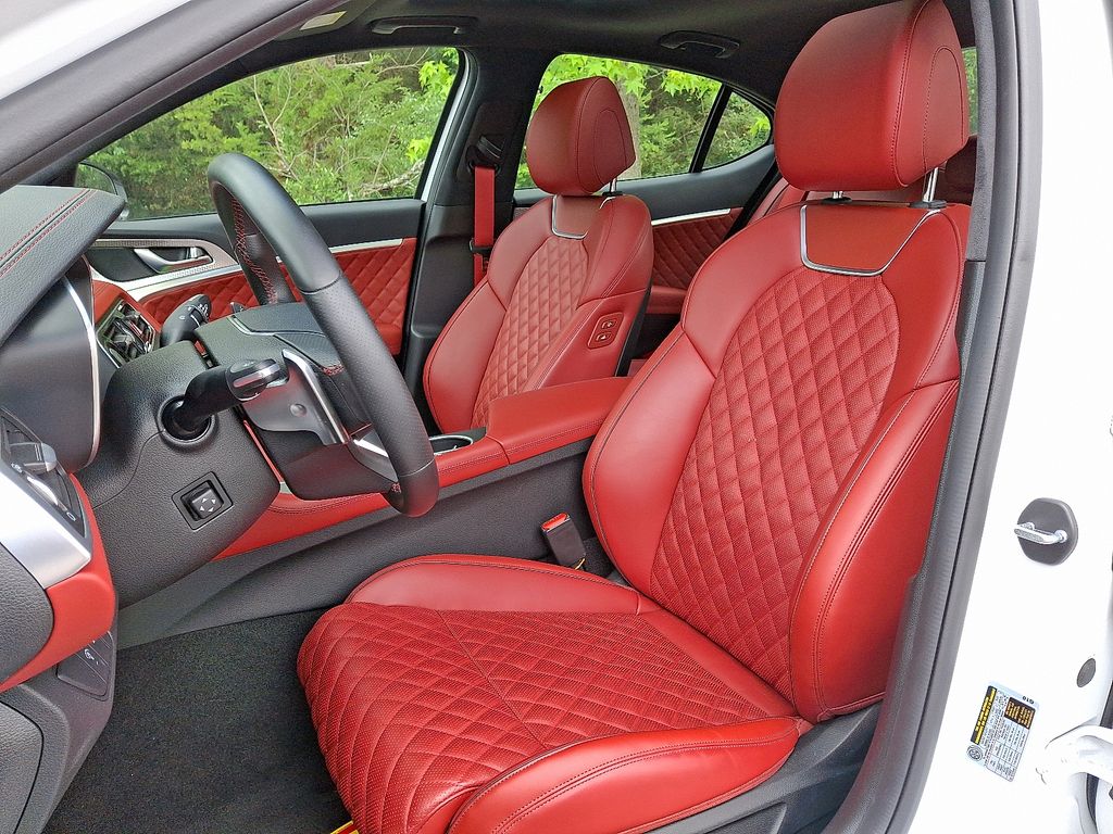 2023 Genesis G70 3.3T 13