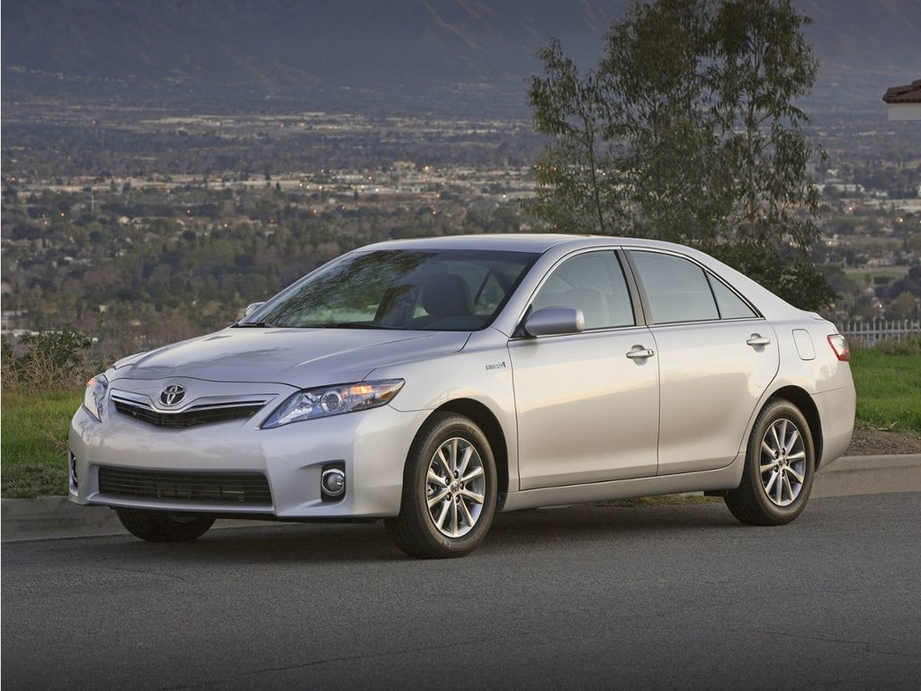 White 2010 Toyota Camry Sedan  6-Speed Automatic