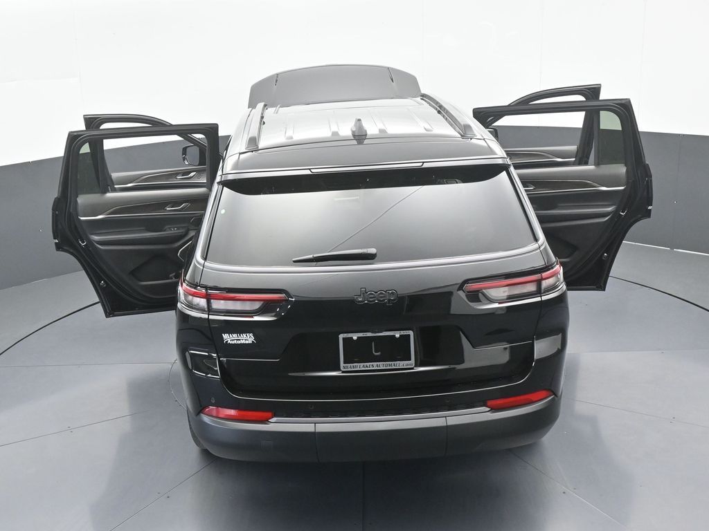 New 2026 Diamond Black Crystal Pearlcoat Jeep Limited image 66