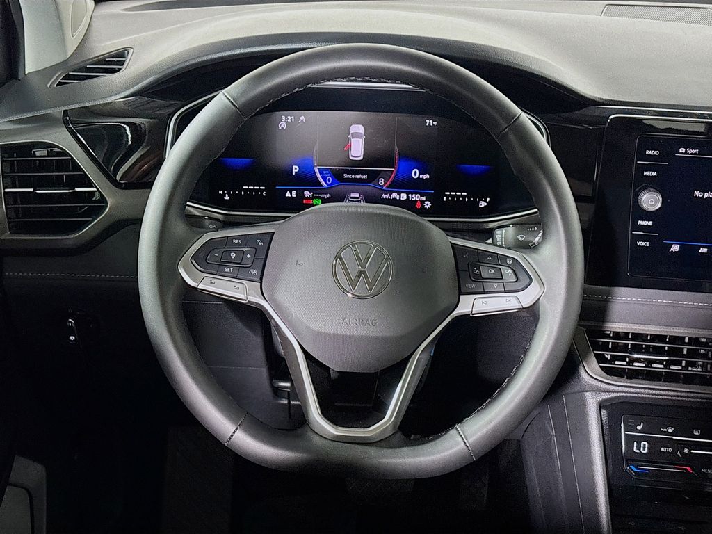 2025 Volkswagen Taos 1.5T SE Black