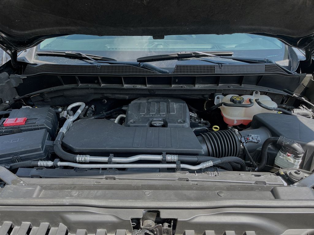 Used 2023 Black Chevrolet Custom image 28