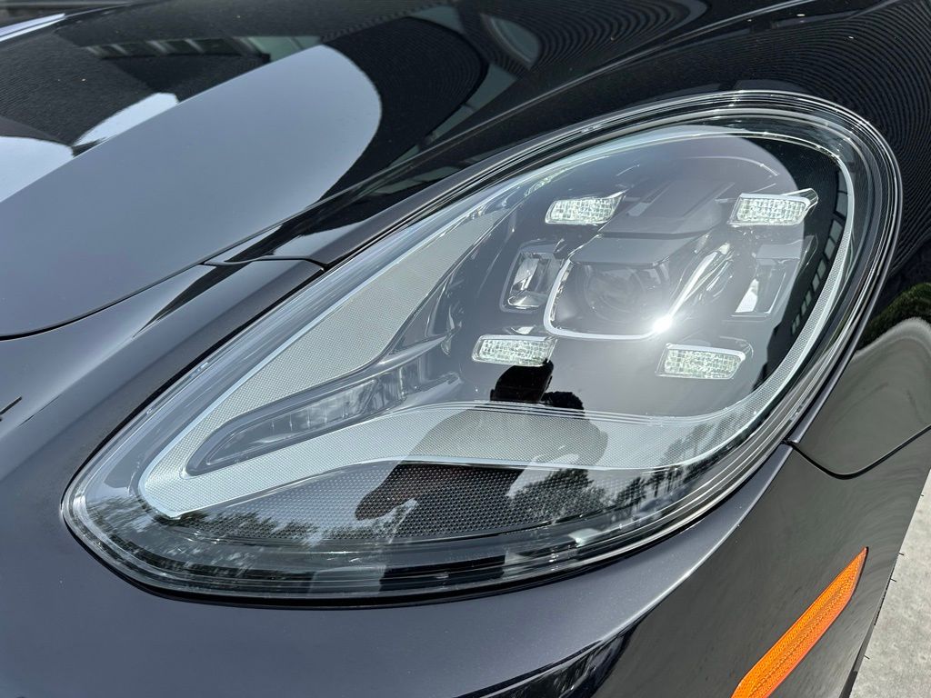 Thumbnail: 2023 Porsche Panamera - 13