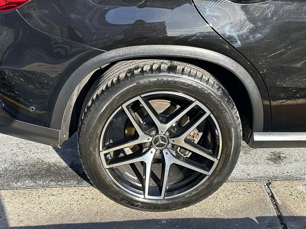 Thumbnail: 2018 Mercedes-Benz GLE - 16