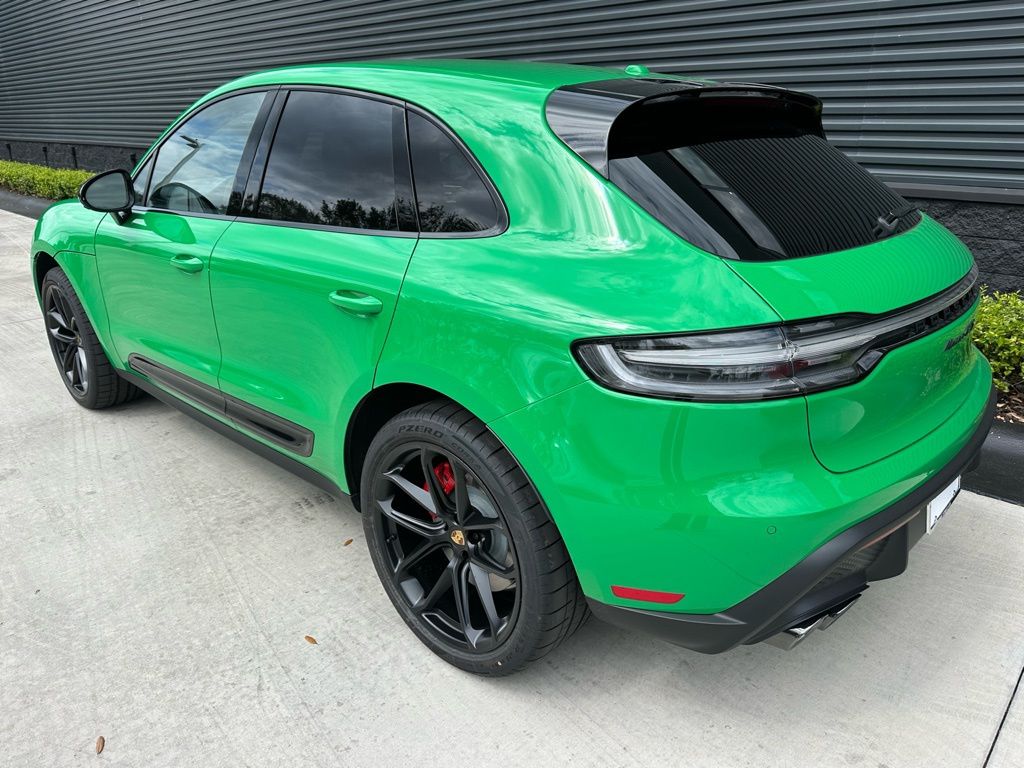 Thumbnail: 2026 Porsche Macan - 3