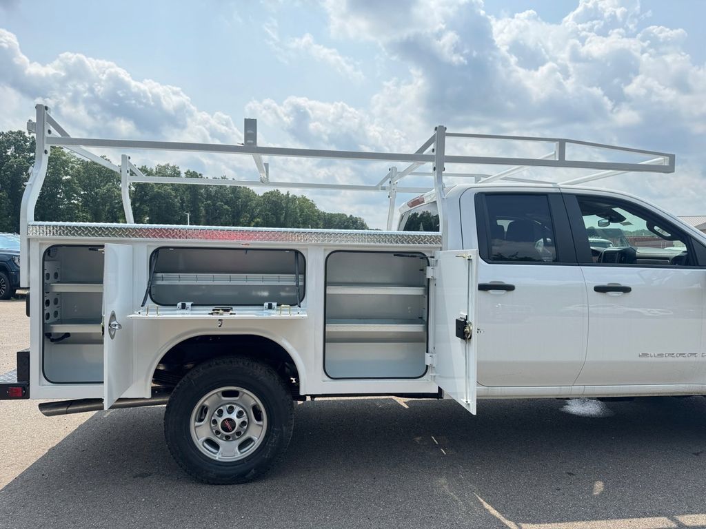 2024 GMC Sierra 2500HD Pro 21