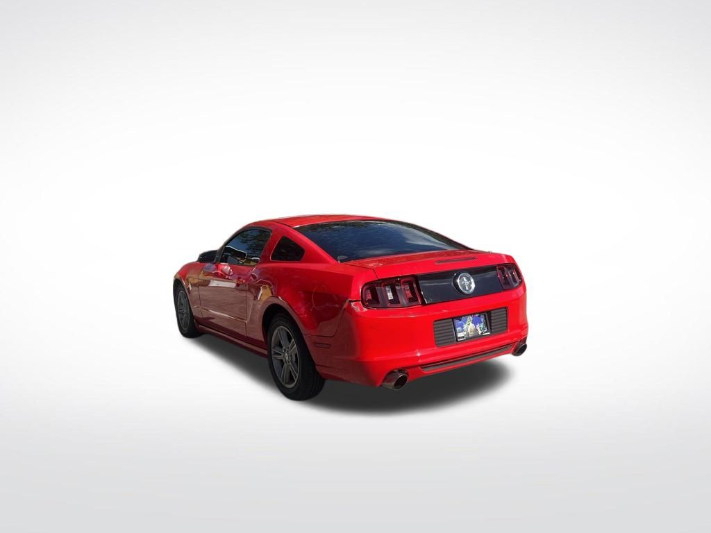 Used 2014 Red Ford V6 image 6