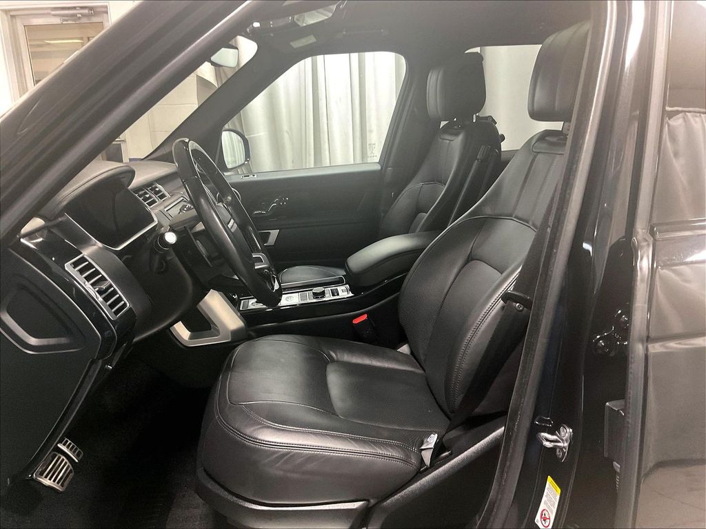 2021 Land Rover Range Rover — photo 10