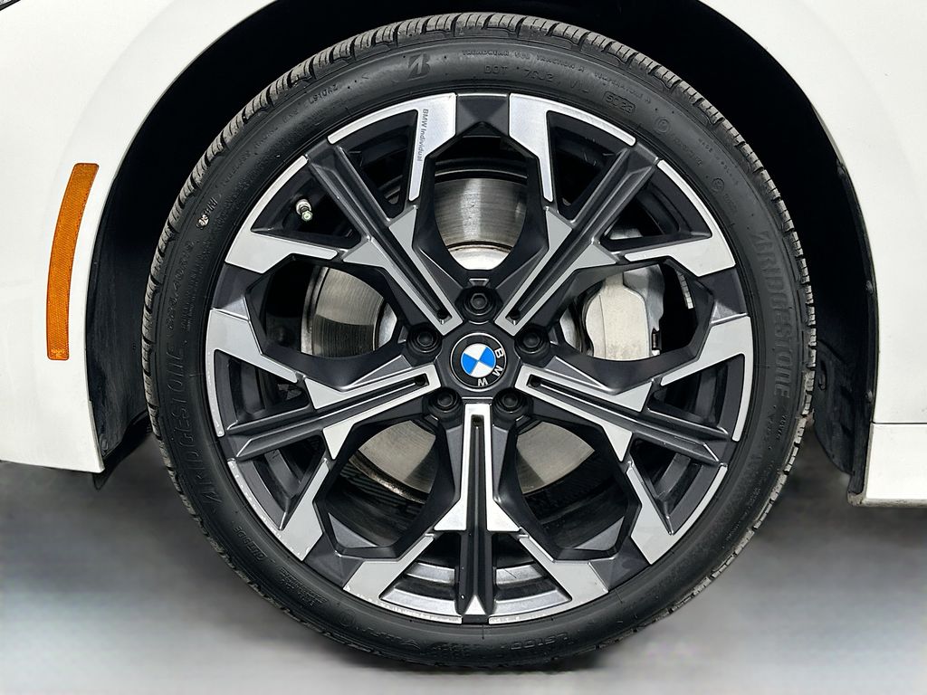 Thumbnail: 2025 BMW 3 Series - 32