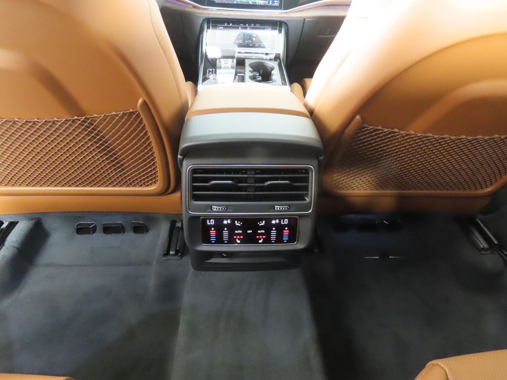 Thumbnail: 2026 Audi Q8 - 26