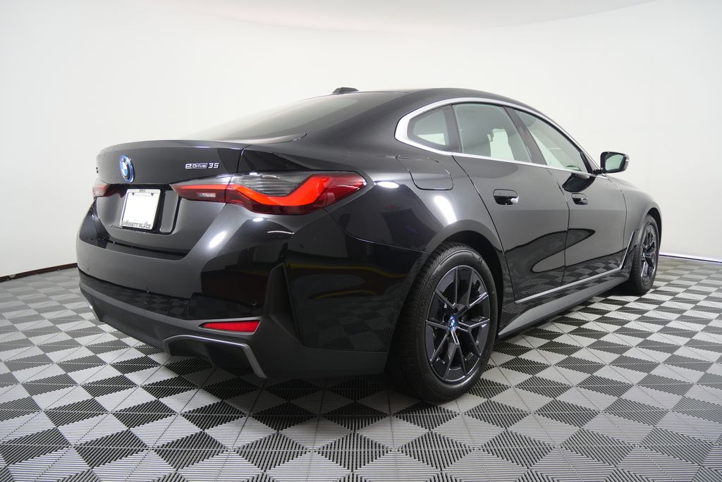 Thumbnail: 2023 BMW i4 - 3