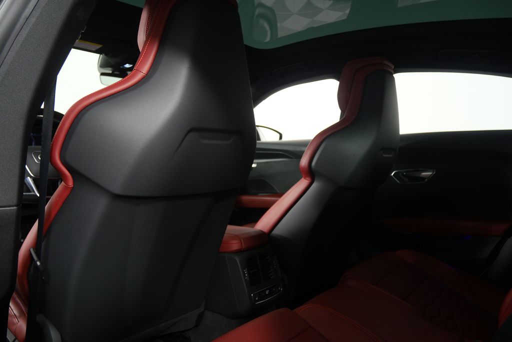 Thumbnail: 2022 Audi e-tron GT - 21