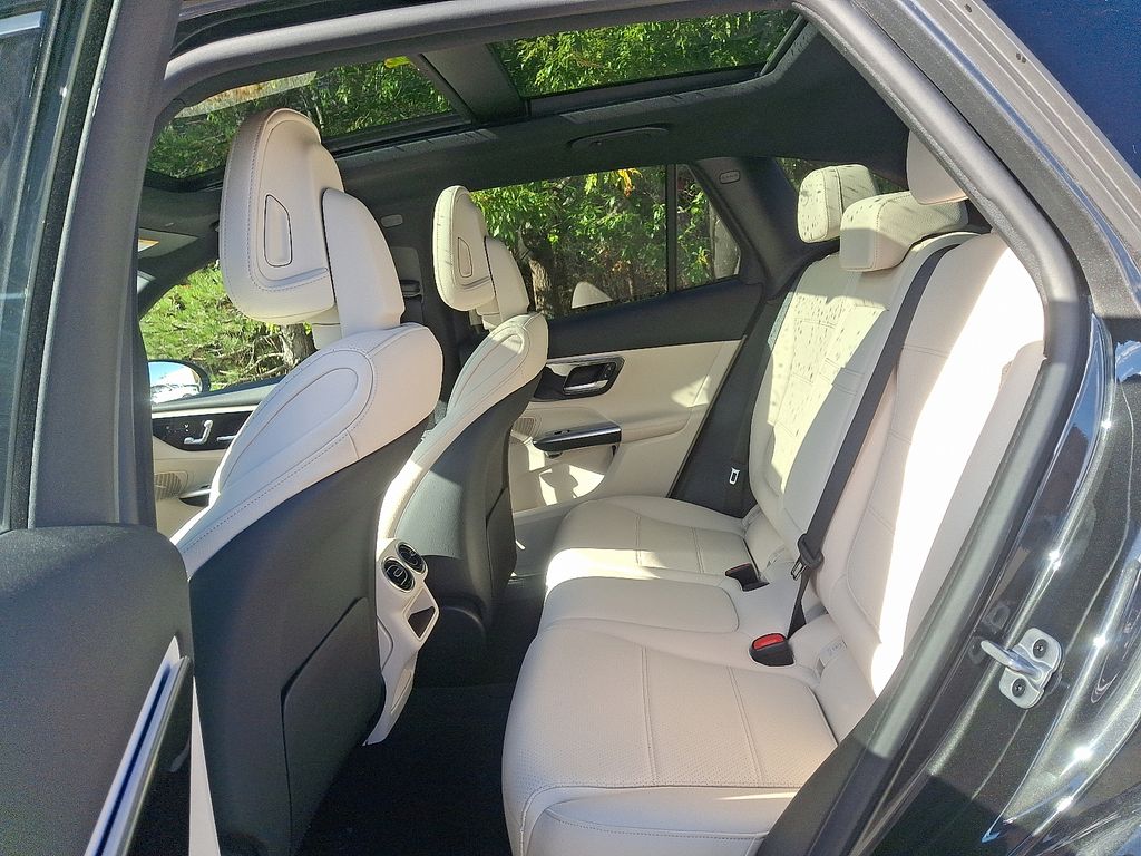 Thumbnail: 2025 Mercedes-Benz GLC - 10