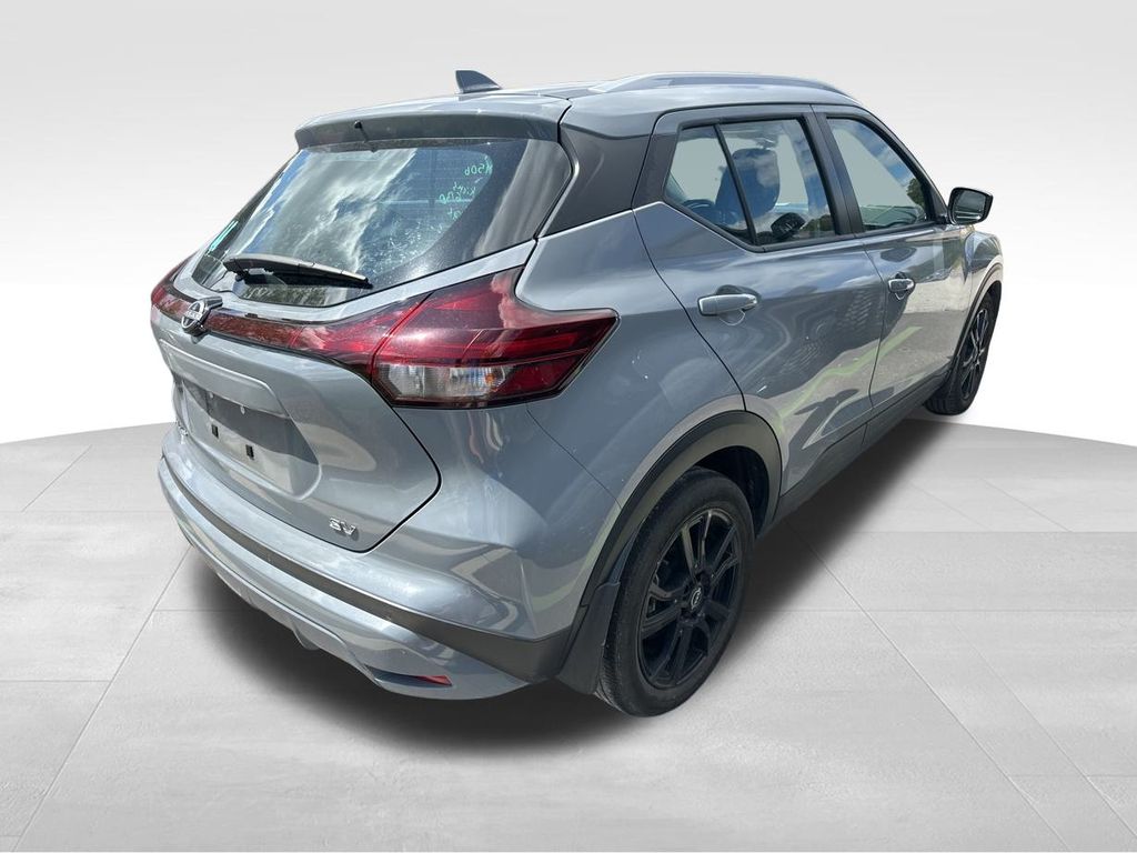 2022 Boulder Gray Pearl Nissan Kicks SV FWD SUV