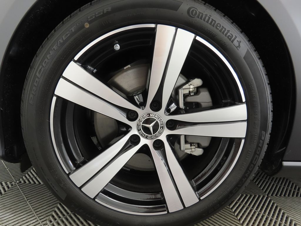 Thumbnail: 2025 Mercedes-Benz C-Class - 30